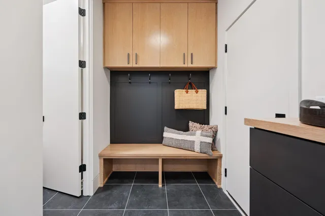 $1,625,000 | 705 Ensconced Way, Chaska, MN 55318