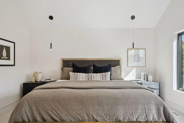 $1,625,000 | 705 Ensconced Way, Chaska, MN 55318