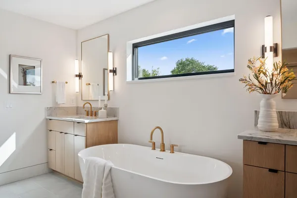 $1,599,900 | 705 Ensconced Way, Chaska, MN 55318