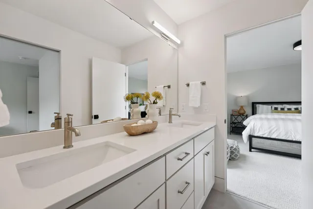 $1,625,000 | 705 Ensconced Way, Chaska, MN 55318