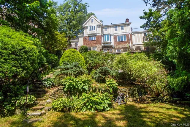 $1,800,000 | 110 Edgemont Road, Scarsdale, NY 10583