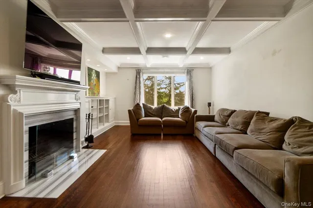 $1,800,000 | 110 Edgemont Road, Scarsdale, NY 10583