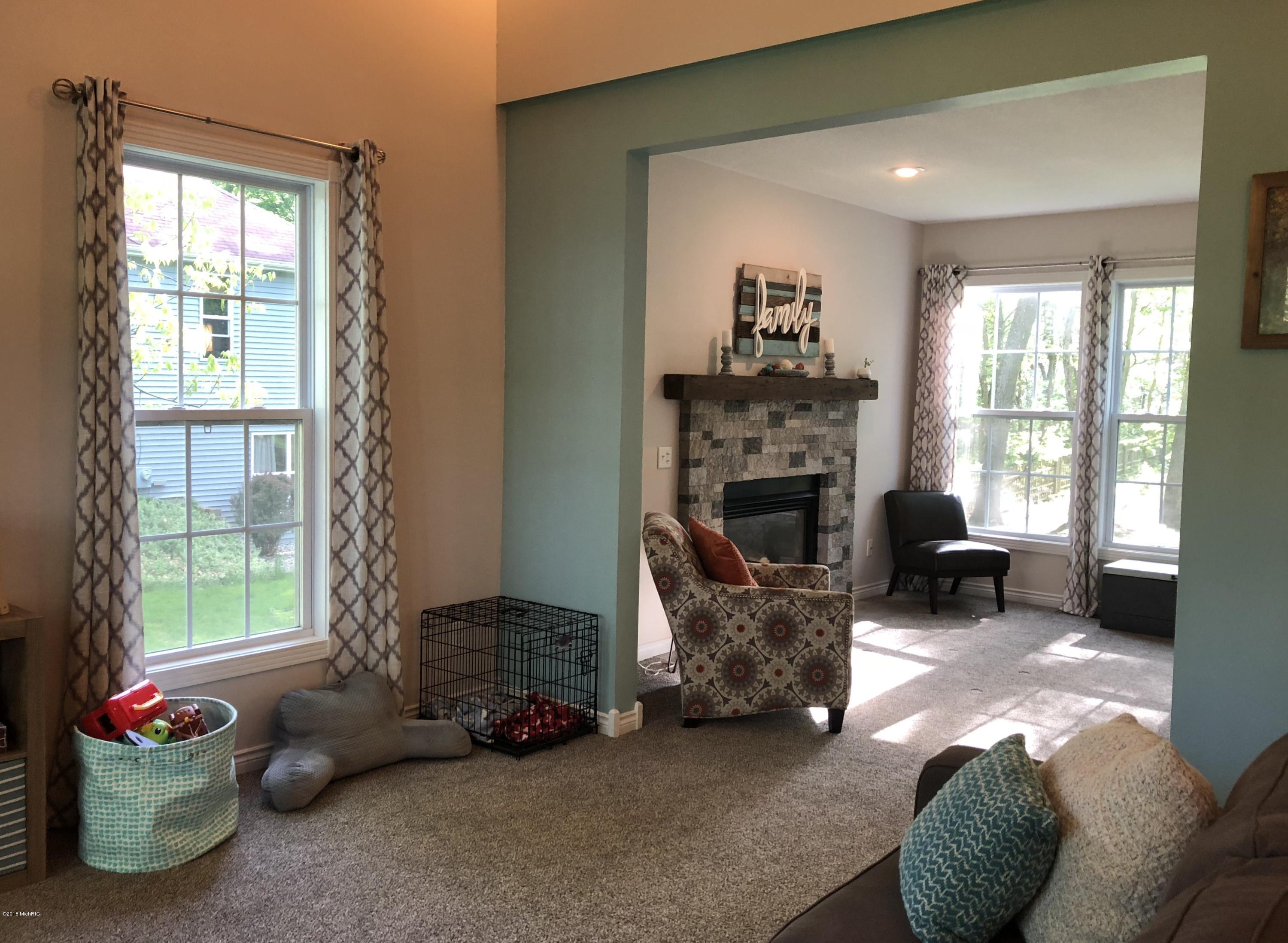 3523 Hathaway Road Kalamazoo, MI 49009 - Photo 4 of 29 living room 2