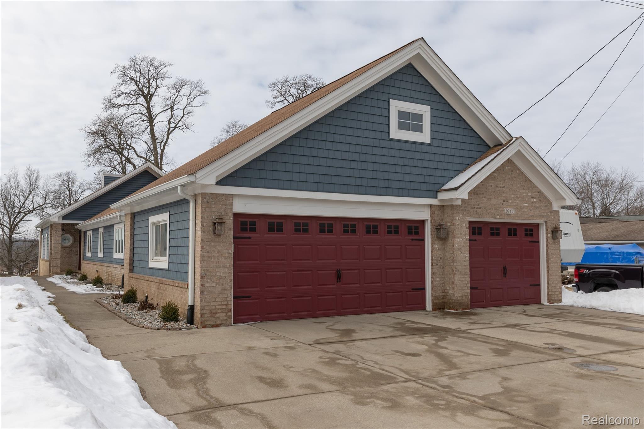 9745 Norman Road Clarkston, MI 48348 - Photo 5 of 73 Almost 4 care garage!