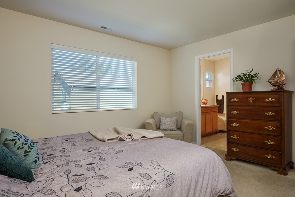 9902 30th Drive Southeast Everett, WA 98208 - Photo 7 of 13