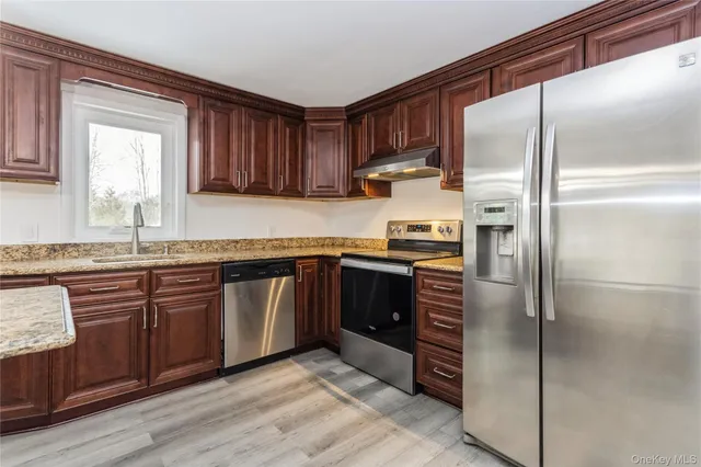 $749,999 | 20 Lake Road, Mahopac, NY 10541