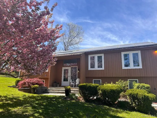 $749,999 | 20 Lake Road, Mahopac, NY 10541