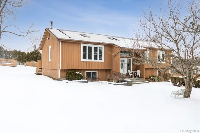 $749,999 | 20 Lake Road, Mahopac, NY 10541