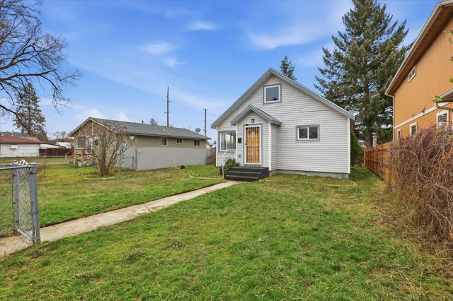 $299,999 | 1324 East Joseph Avenue, Spokane, WA 99208