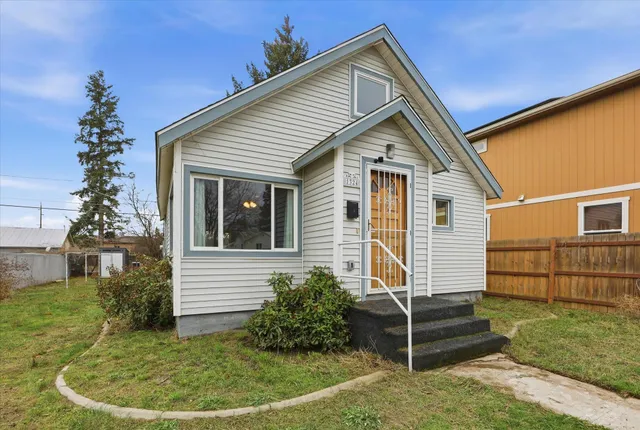 $299,999 | 1324 East Joseph Avenue, Spokane, WA 99208