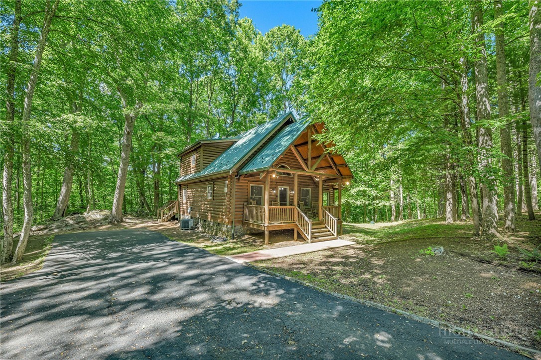 387 Woodland Ridge Lansing, NC 28643 - Photo 2 of 41