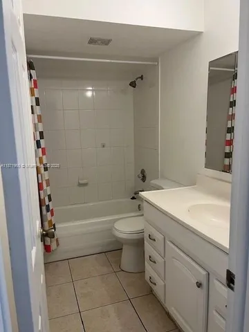 $2,200 | 8507 Old Country Manor, Unit 315, Davie, FL 33328