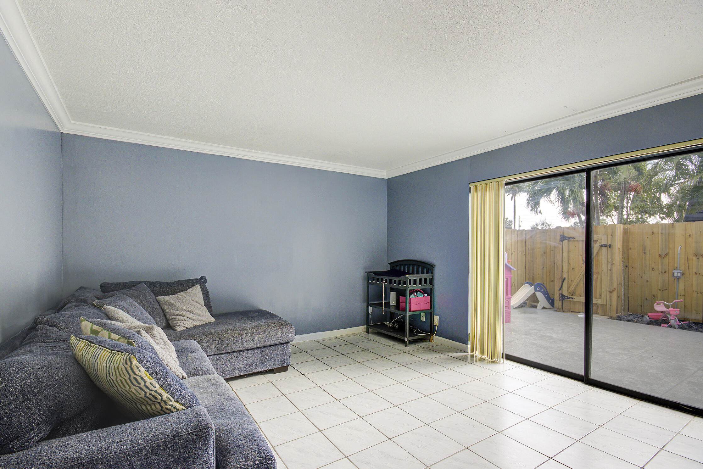 314 Woodland Road Palm Springs, FL 33461 - Photo 4 of 23 _MG_2585