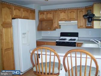 3113 Fairdale Road Philadelphia, PA 19154 - Photo 6 of 16 Kitchen