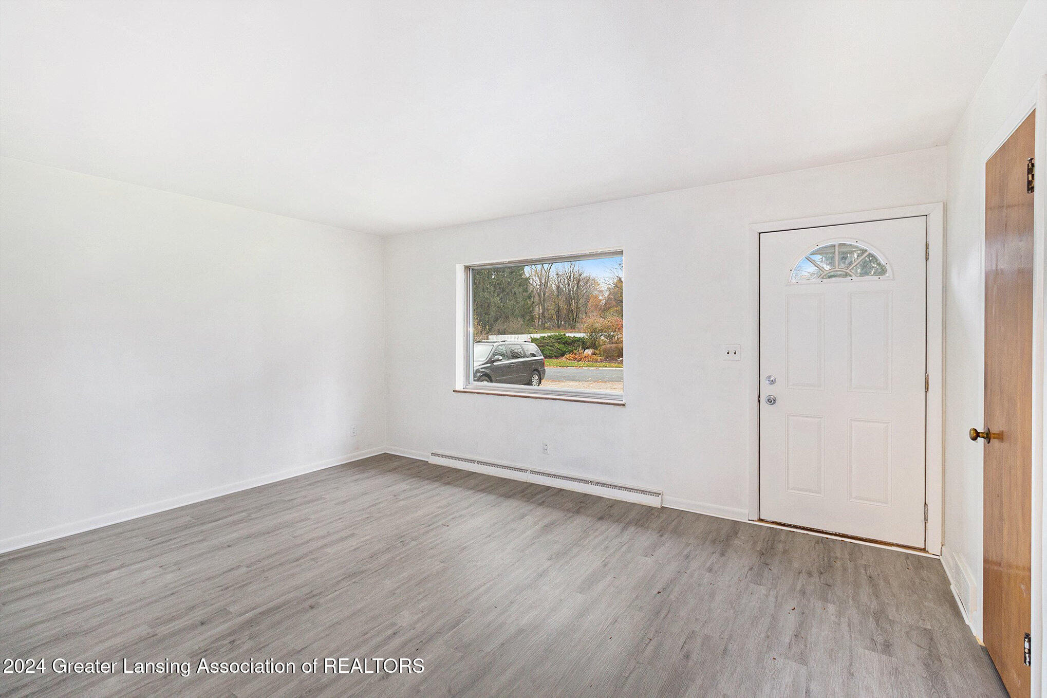 2411 Forest Road Lansing, MI 48910 - Photo 6 of 26 05