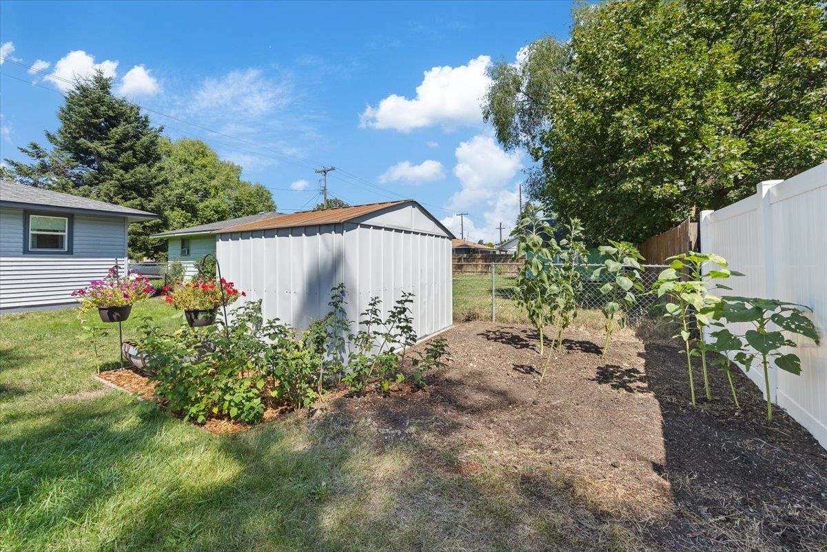 2202 North Vista Road Spokane Valley, WA 99212 - Photo 22 of 24 Gallery Image 22