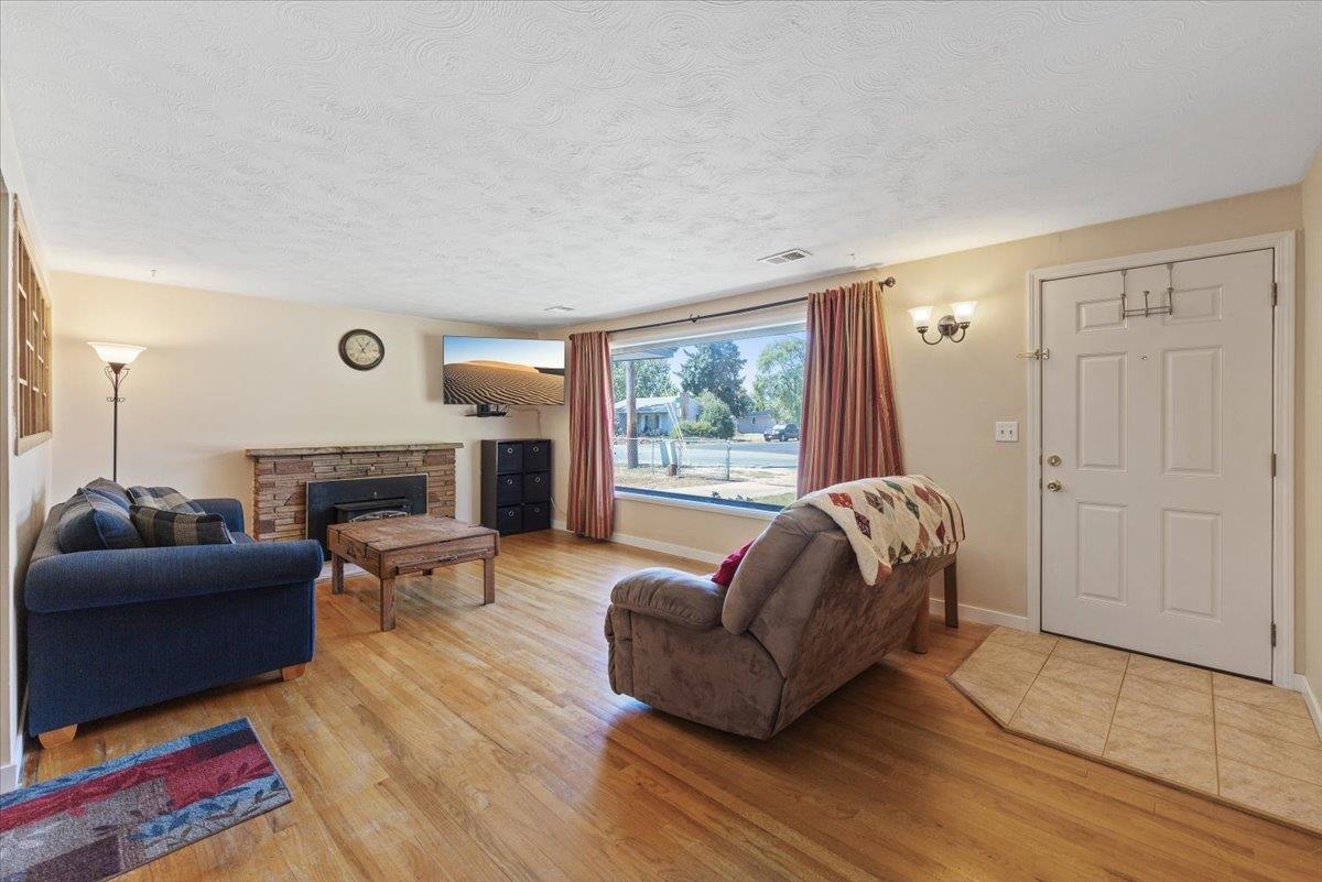 2202 North Vista Road Spokane Valley, WA 99212 - Photo 7 of 24 Gallery Image 7