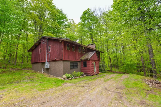 $499,000 | 47 Ives Road, Wilmington, VT 05363