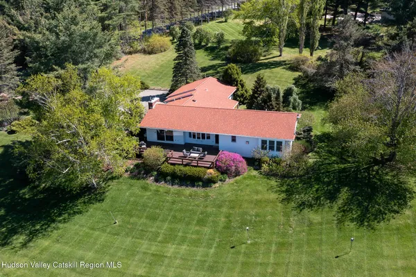 $1,195,000 | 523 Breezy Hill Road, Hillsdale, NY 12529