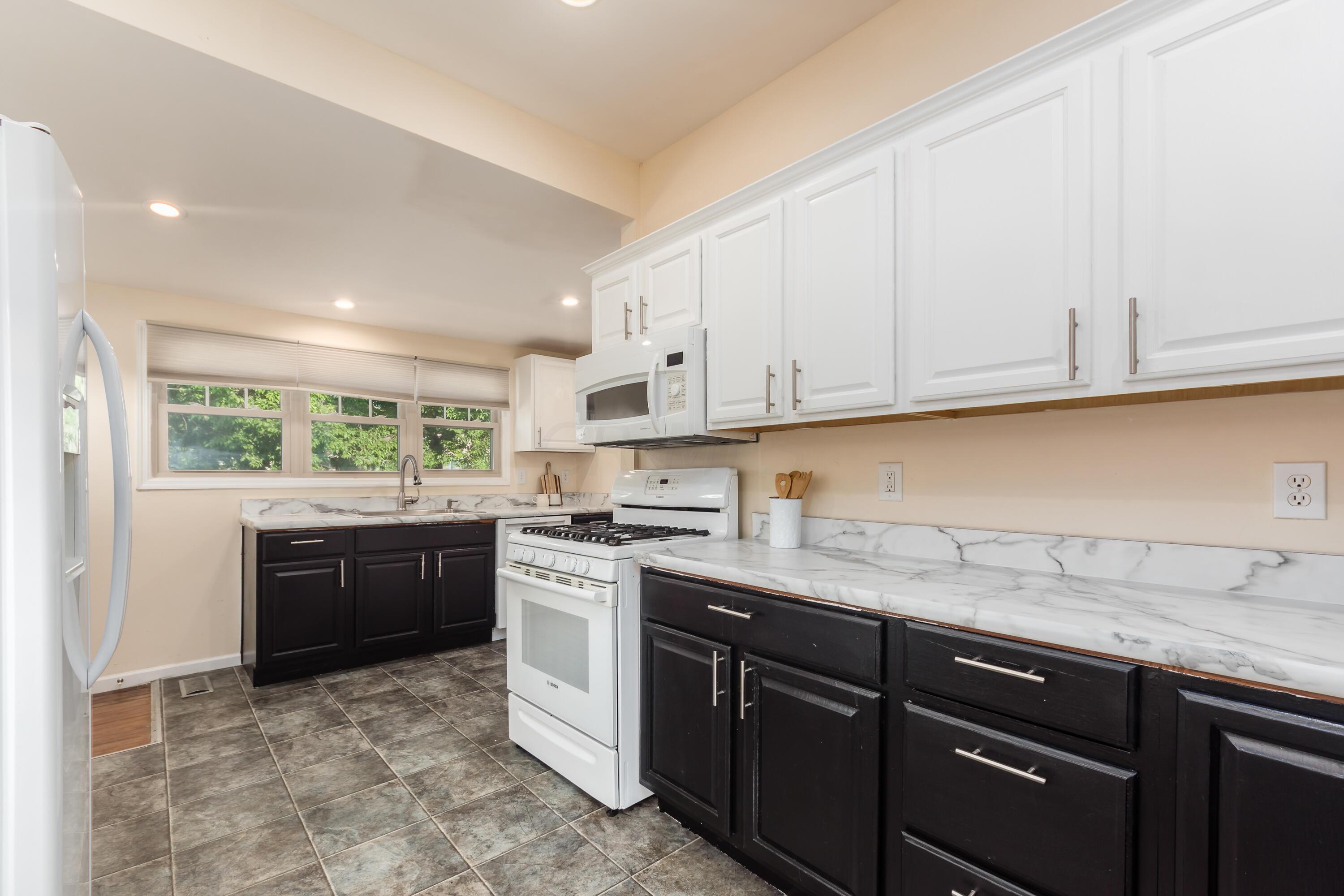 2529 North Star Road Columbus, OH 43221 - Photo 15 of 25 M_2529_N_Star031