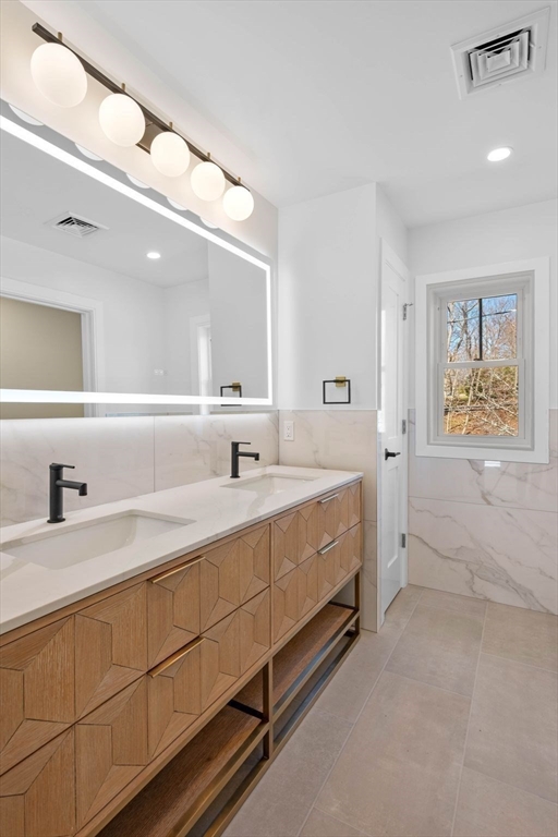 204 Green Street Marblehead, MA 01945 - Photo 21 of 36