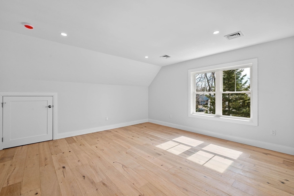 204 Green Street Marblehead, MA 01945 - Photo 23 of 36