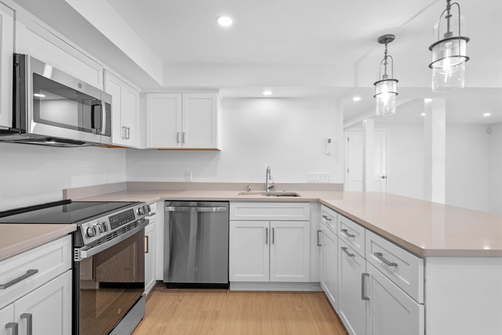 204 Green Street Marblehead, MA 01945 - Photo 31 of 36