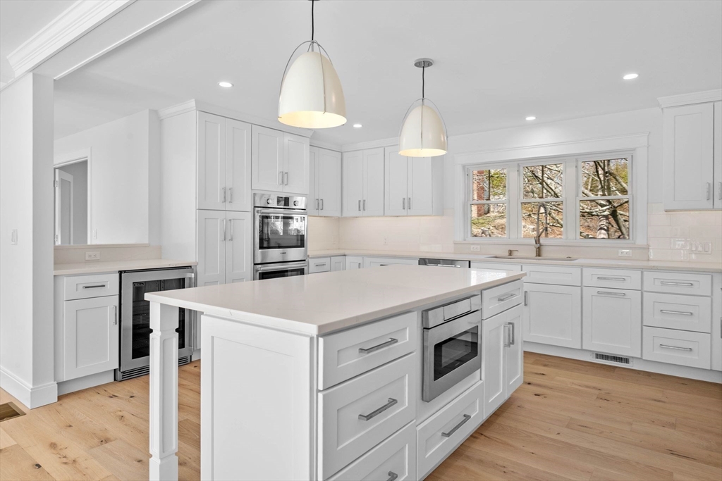 204 Green Street Marblehead, MA 01945 - Photo 4 of 36