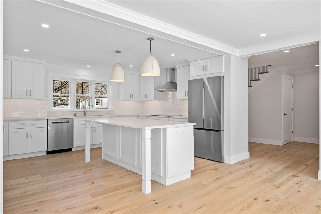 204 Green Street Marblehead, MA 01945 - Photo 5 of 36