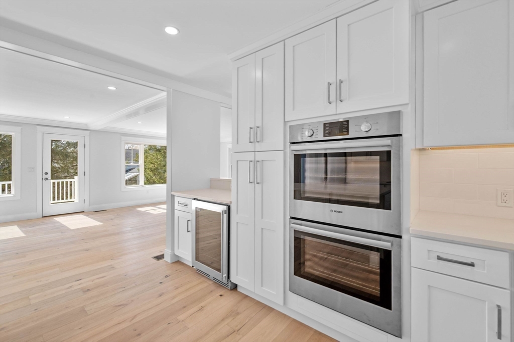 204 Green Street Marblehead, MA 01945 - Photo 7 of 36