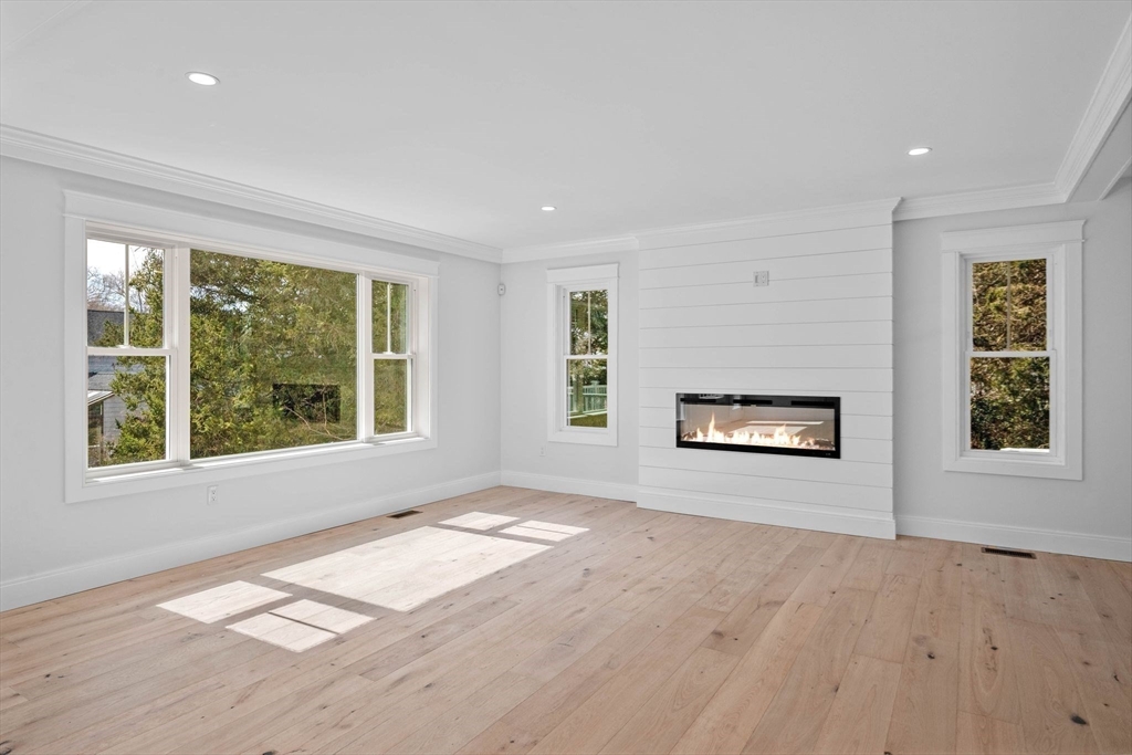 204 Green Street Marblehead, MA 01945 - Photo 10 of 36