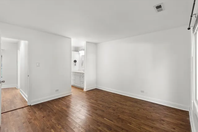 $2,200 | 850 Sheldon Court, Unit D, Wheaton, IL 60189