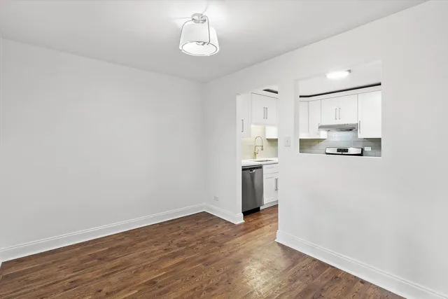 $2,200 | 850 Sheldon Court, Unit D, Wheaton, IL 60189