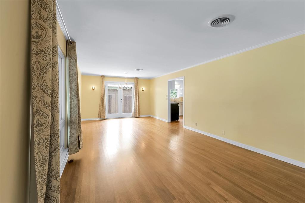 5024 Rexton Lane Dallas, TX 75214 - Photo 12 of 33