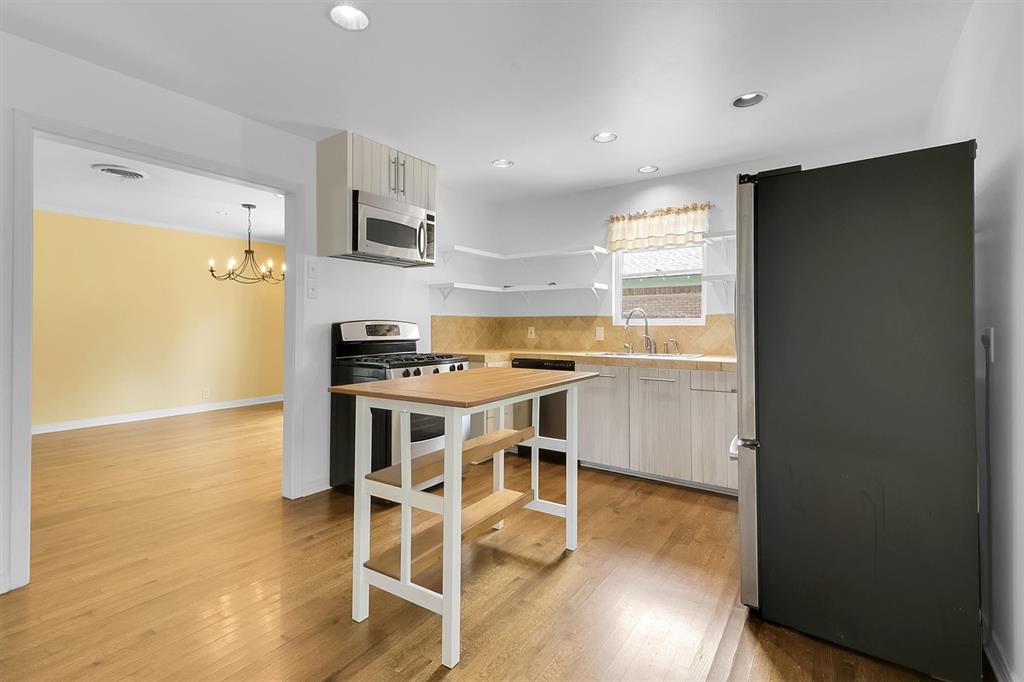 5024 Rexton Lane Dallas, TX 75214 - Photo 17 of 33