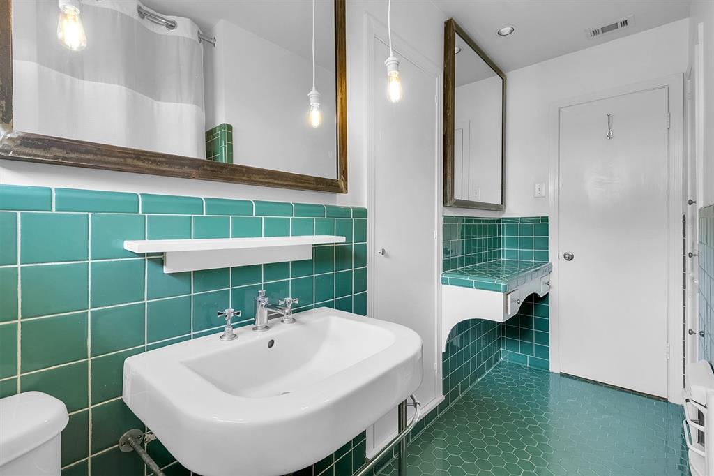 5024 Rexton Lane Dallas, TX 75214 - Photo 20 of 33