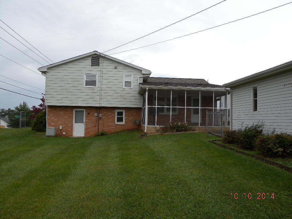 638 Water Oak Road Roanoke, VA 24019 - Photo 2 of 19 Back of Home
