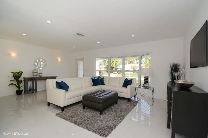 1170 Southwest 7th Street Boca Raton, FL 33486 - Photo 8 of 16 Living Area