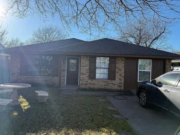 $395,000 | 703 South 5th Street, Midlothian, TX 76065