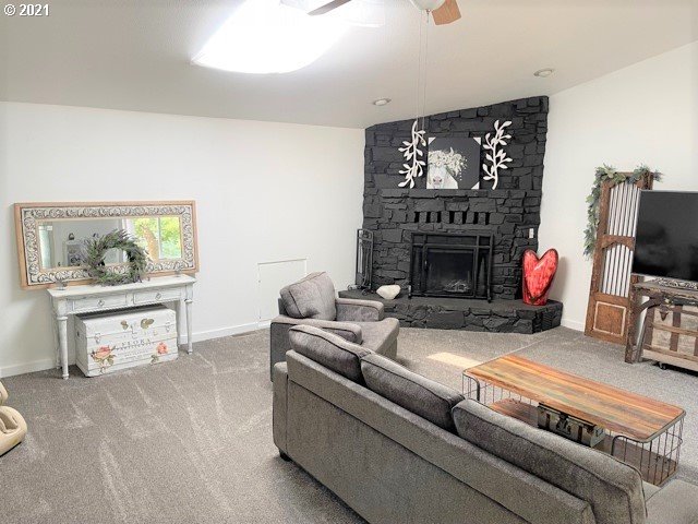77058 London Road Cottage Grove, OR 97424 - Photo 12 of 26 Gallery Image 12