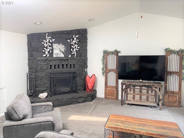 77058 London Road Cottage Grove, OR 97424 - Photo 13 of 26 Gallery Image 13