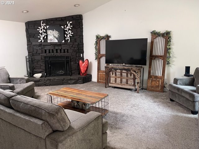 77058 London Road Cottage Grove, OR 97424 - Photo 10 of 26 Gallery Image 10