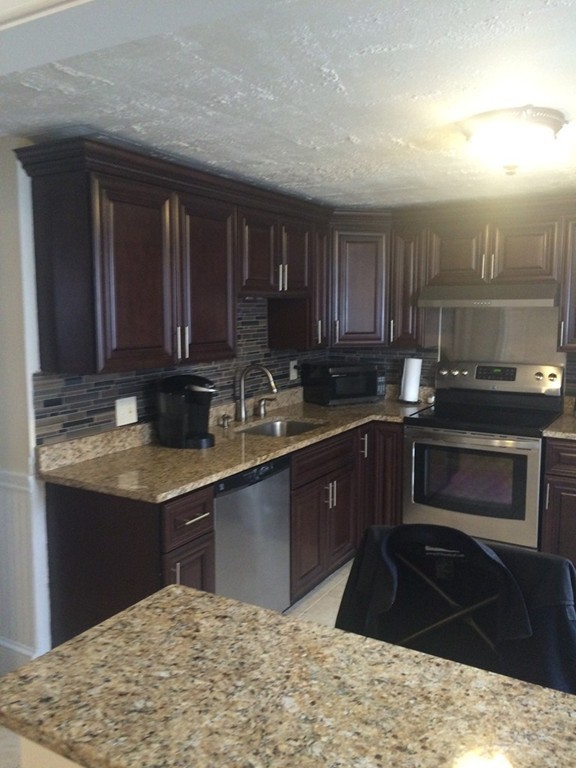 55 Vesey Road Randolph, MA 02368 - Photo 3 of 15 Gallery Image 3