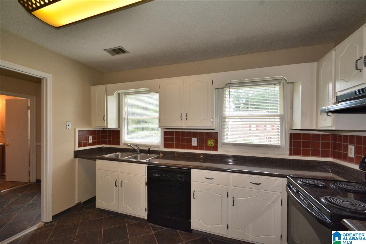 104 Old Rocky Ridge Lane Birmingham, AL 35216 - Photo 3 of 30