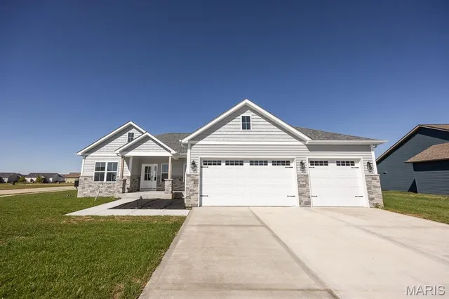 $535,000 | 400 Rumsfeld Drive, Troy, IL 62294