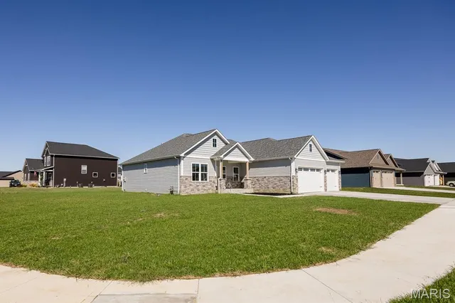 $535,000 | 400 Rumsfeld Drive, Troy, IL 62294