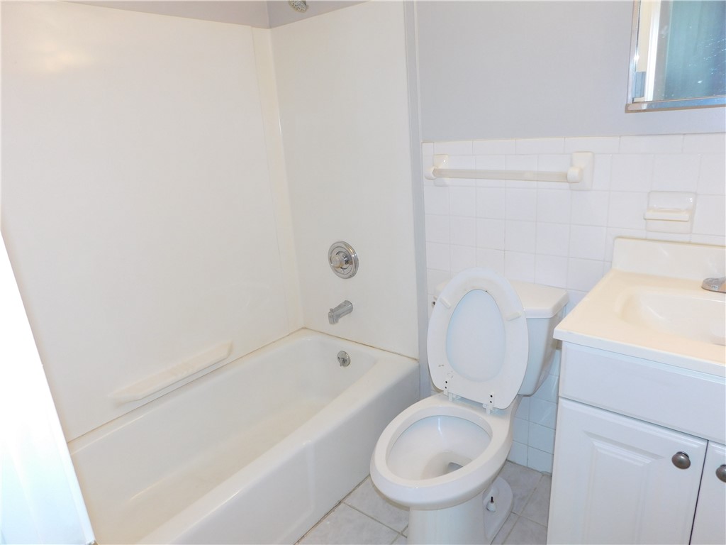 1718 Radio Road, Unit M Dayton, OH 45403 - Photo 10 of 11 Gallery Image 10