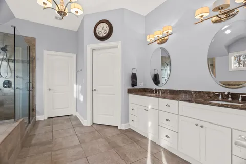 $1,049,900 | 1646 Finsbury Lane, La Grange Park, IL 60526