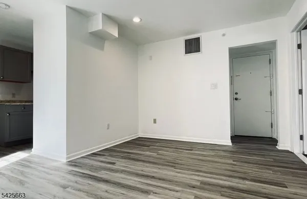 $2,950 | 15 Central Avenue, Unit 3C, Madison, NJ 07940