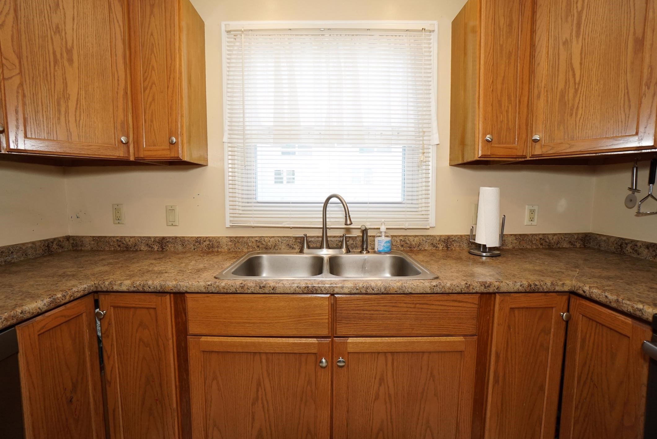 186 Dunbarton Road, Unit 10 Manchester, NH 03102 - Photo 6 of 38